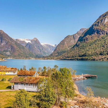 Cozy Home In Fjaerland With House A Mountain View Ngoại thất bức ảnh