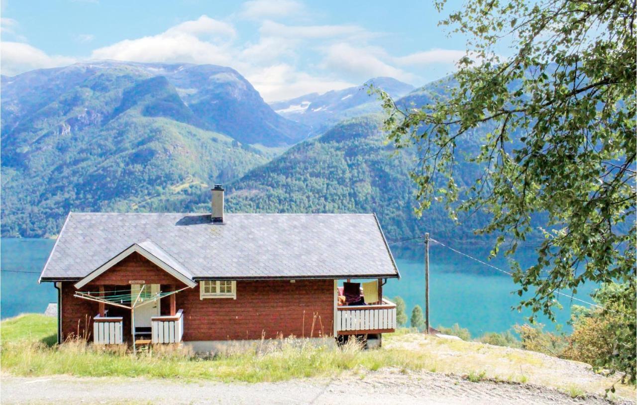 Cozy Home In Fjaerland With House A Mountain View Ngoại thất bức ảnh