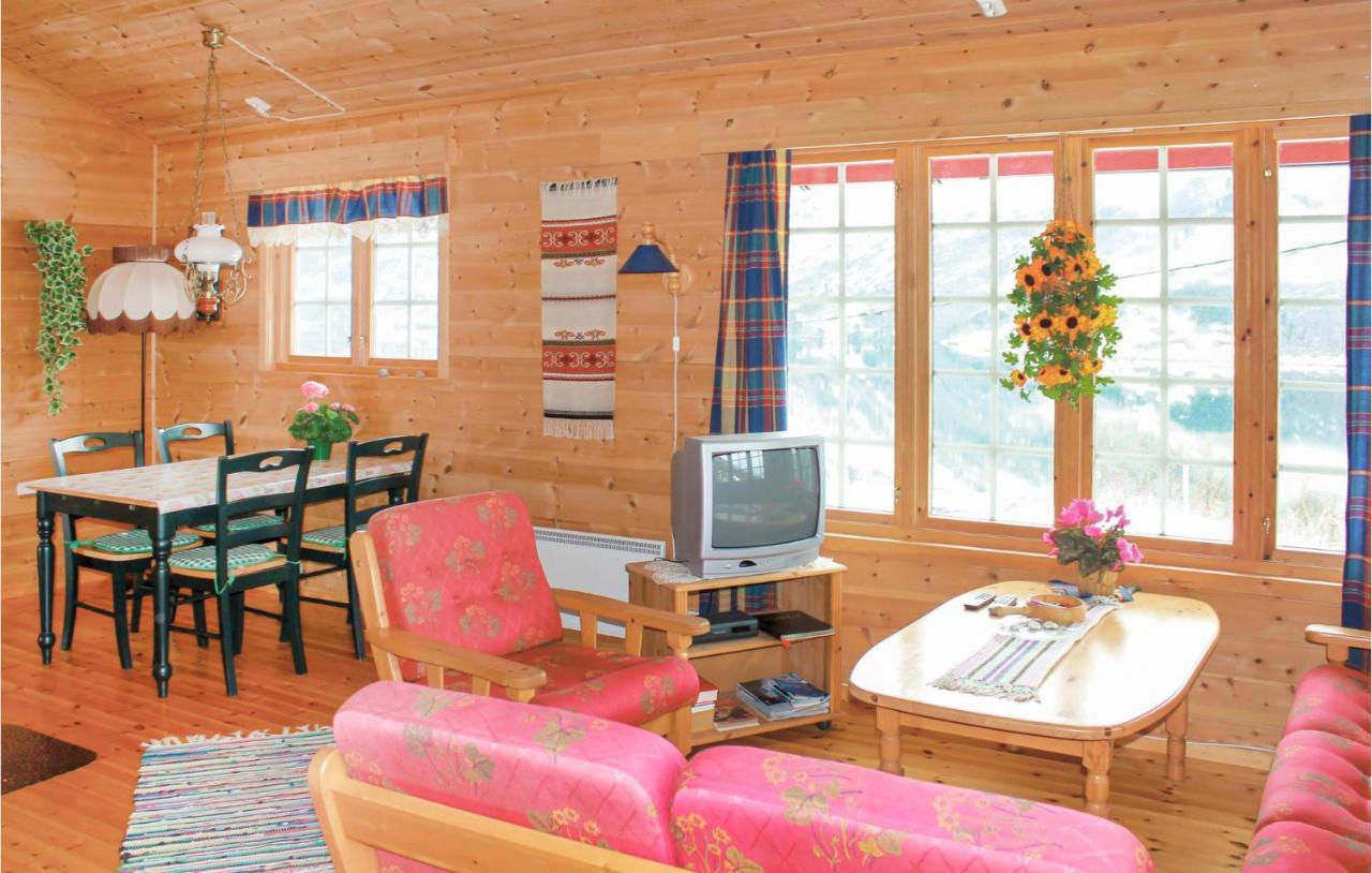 Cozy Home In Fjaerland With House A Mountain View Ngoại thất bức ảnh