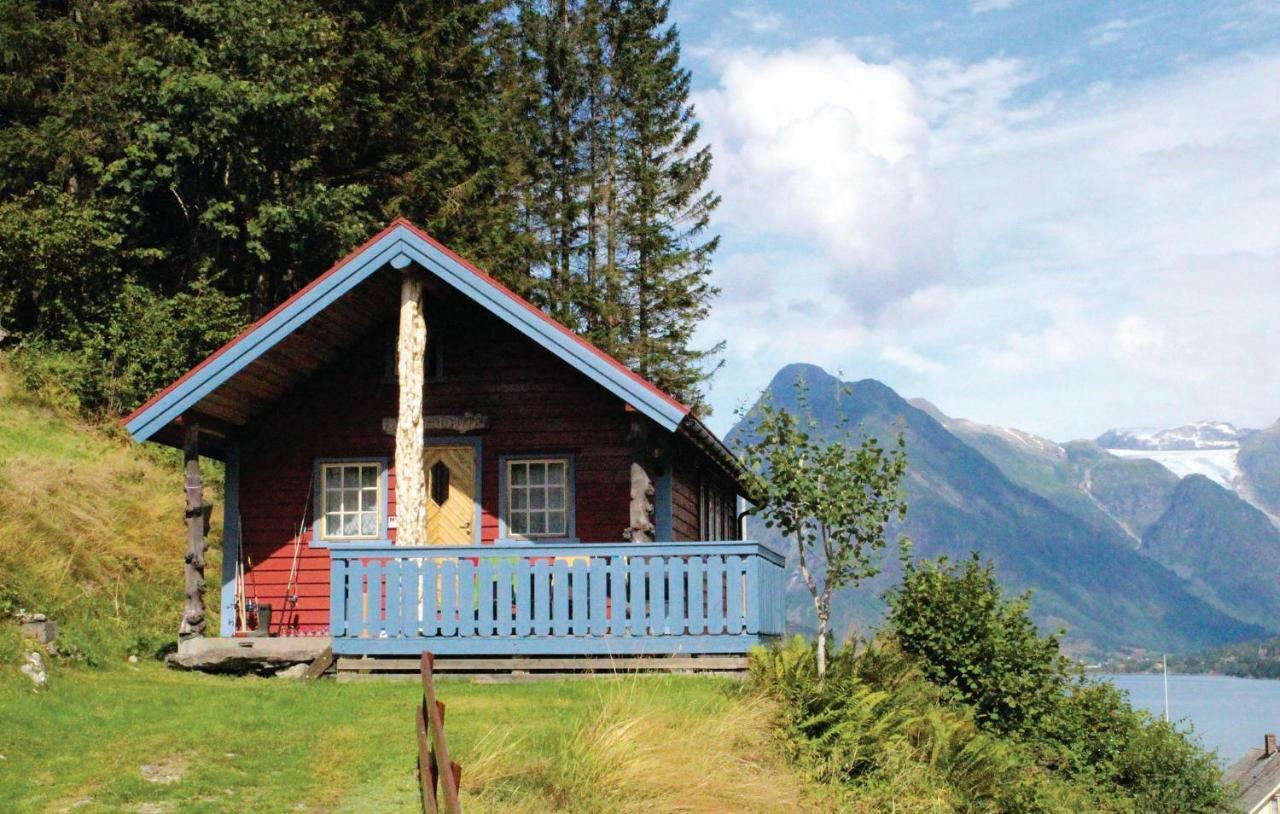 Cozy Home In Fjaerland With House A Mountain View Ngoại thất bức ảnh