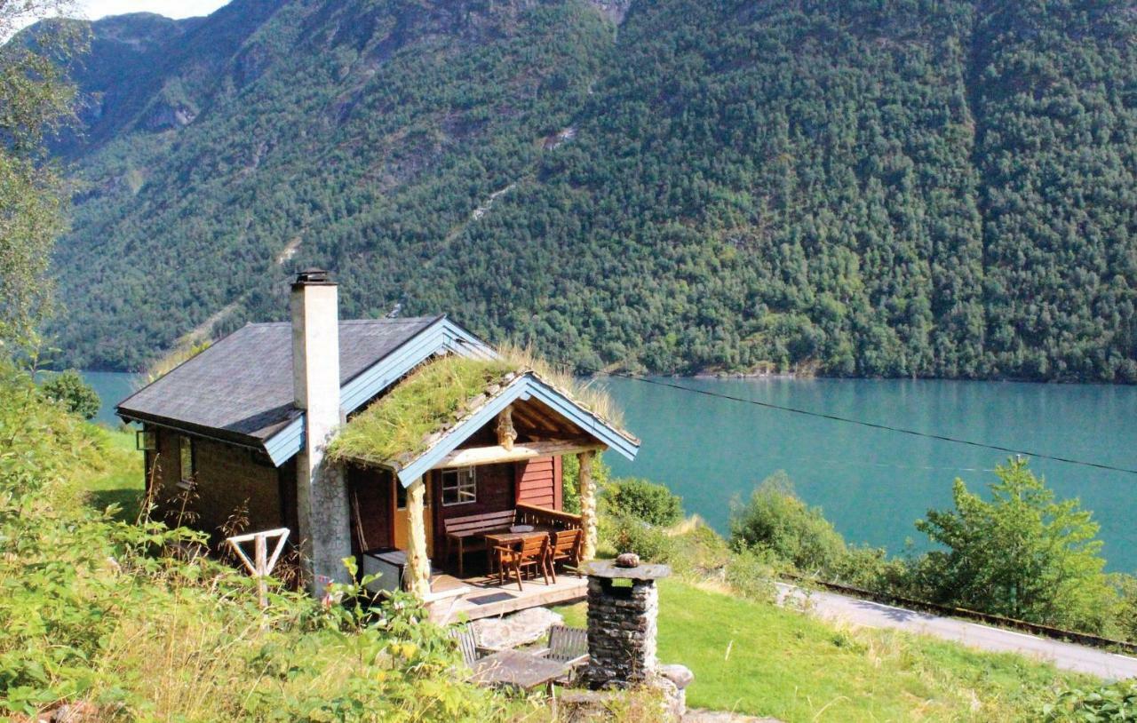 Cozy Home In Fjaerland With House A Mountain View Ngoại thất bức ảnh