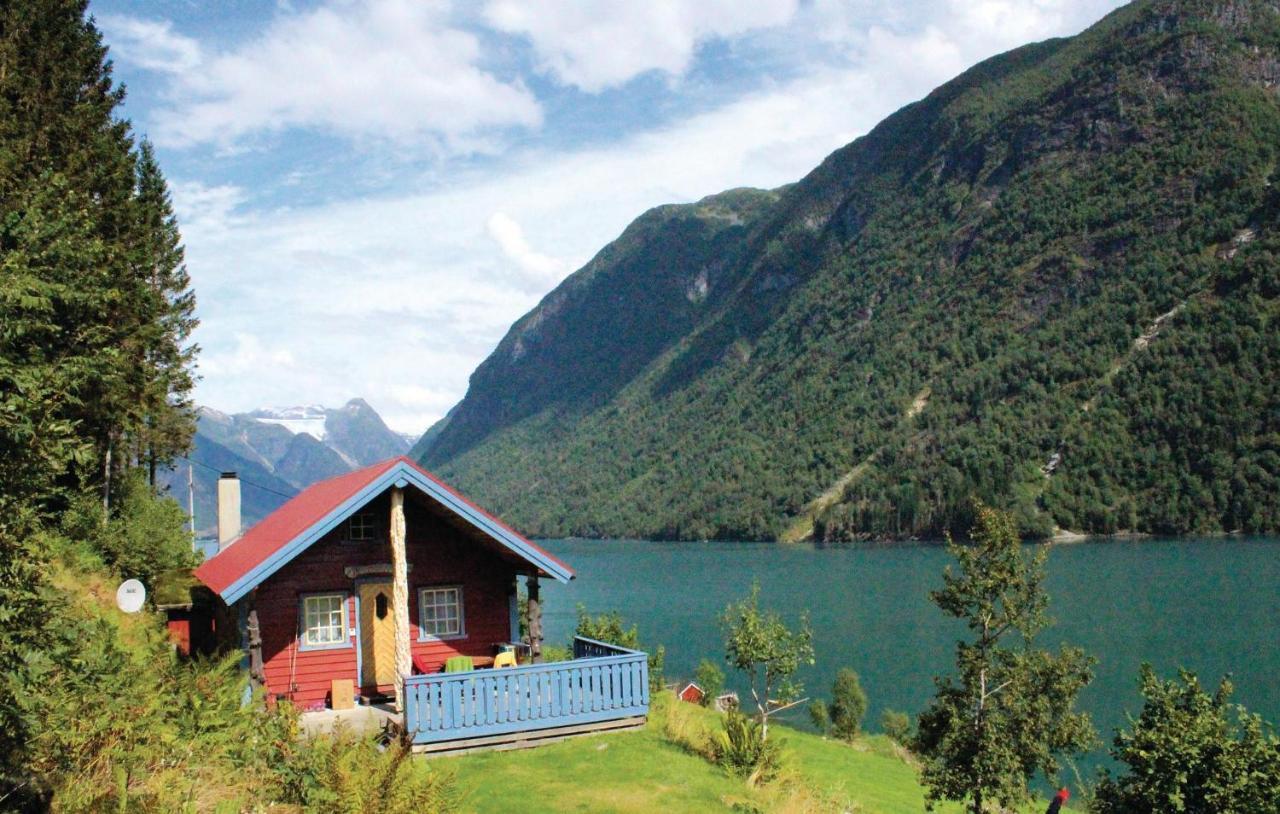 Cozy Home In Fjaerland With House A Mountain View Ngoại thất bức ảnh